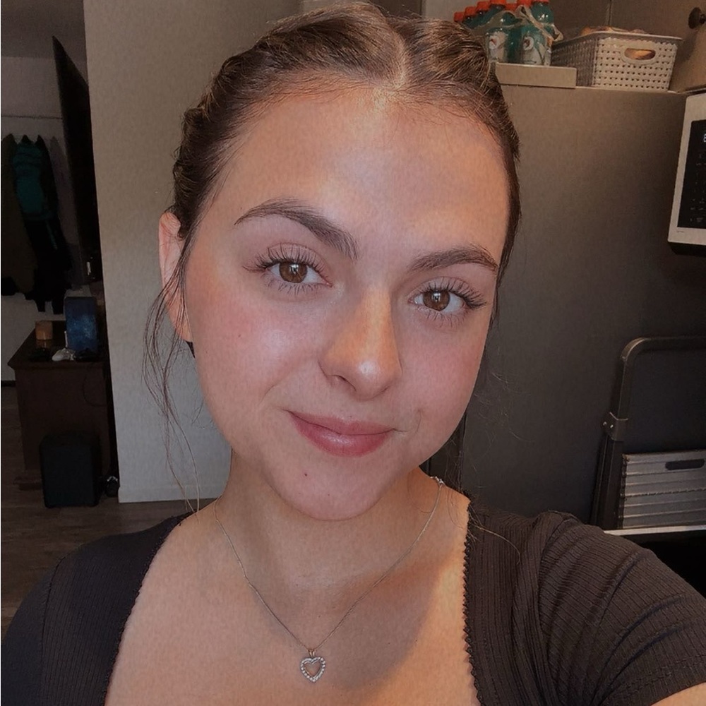 Meet your Posher, Ashley